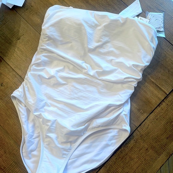 Helen Jon White 1 pc Elegant Swimsuit NWT sz XL - Picture 2 of 10